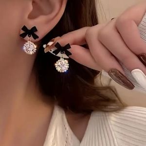 Bowknot snowflake earring
